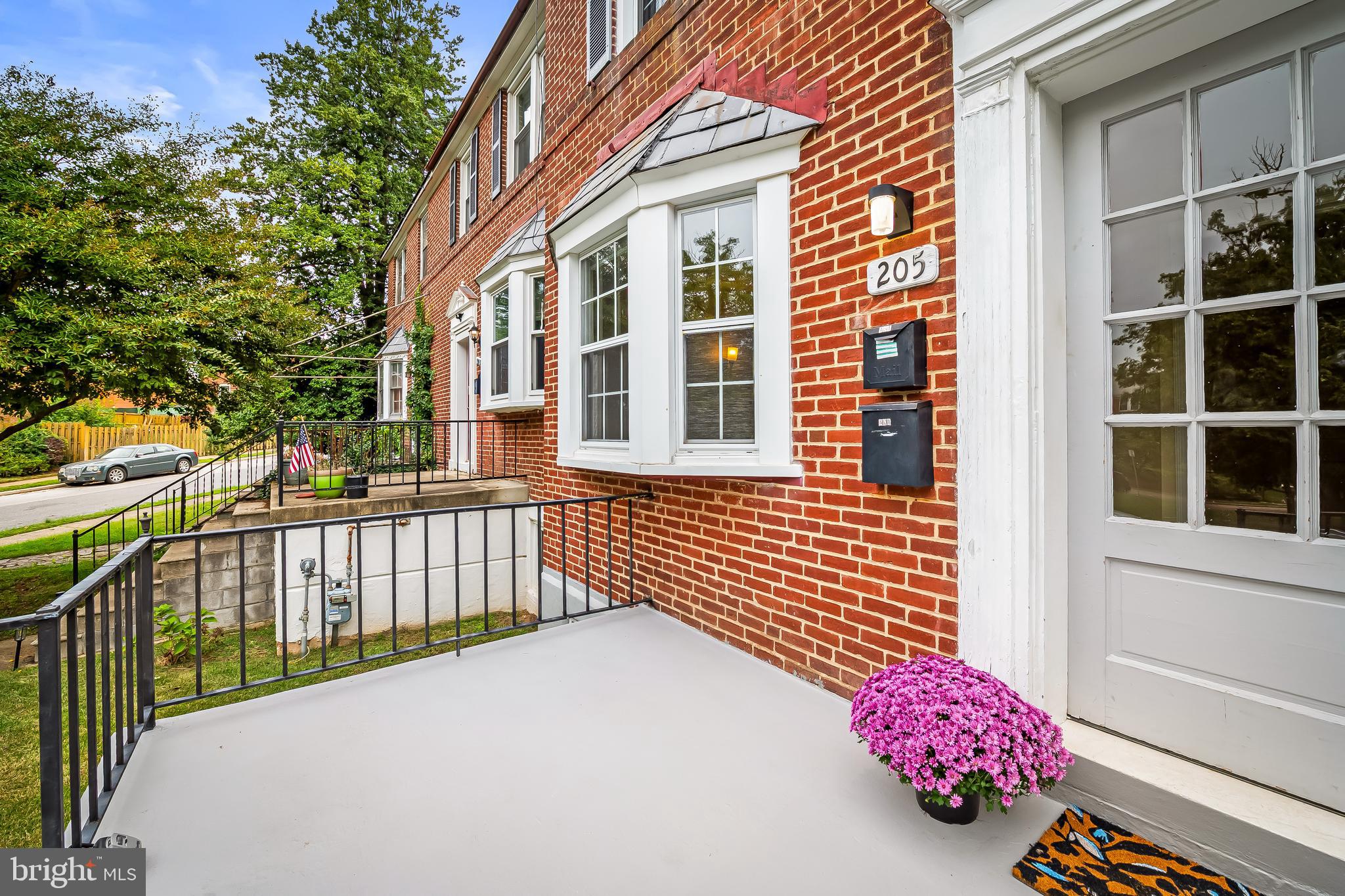 205 WESTOWNE ROAD