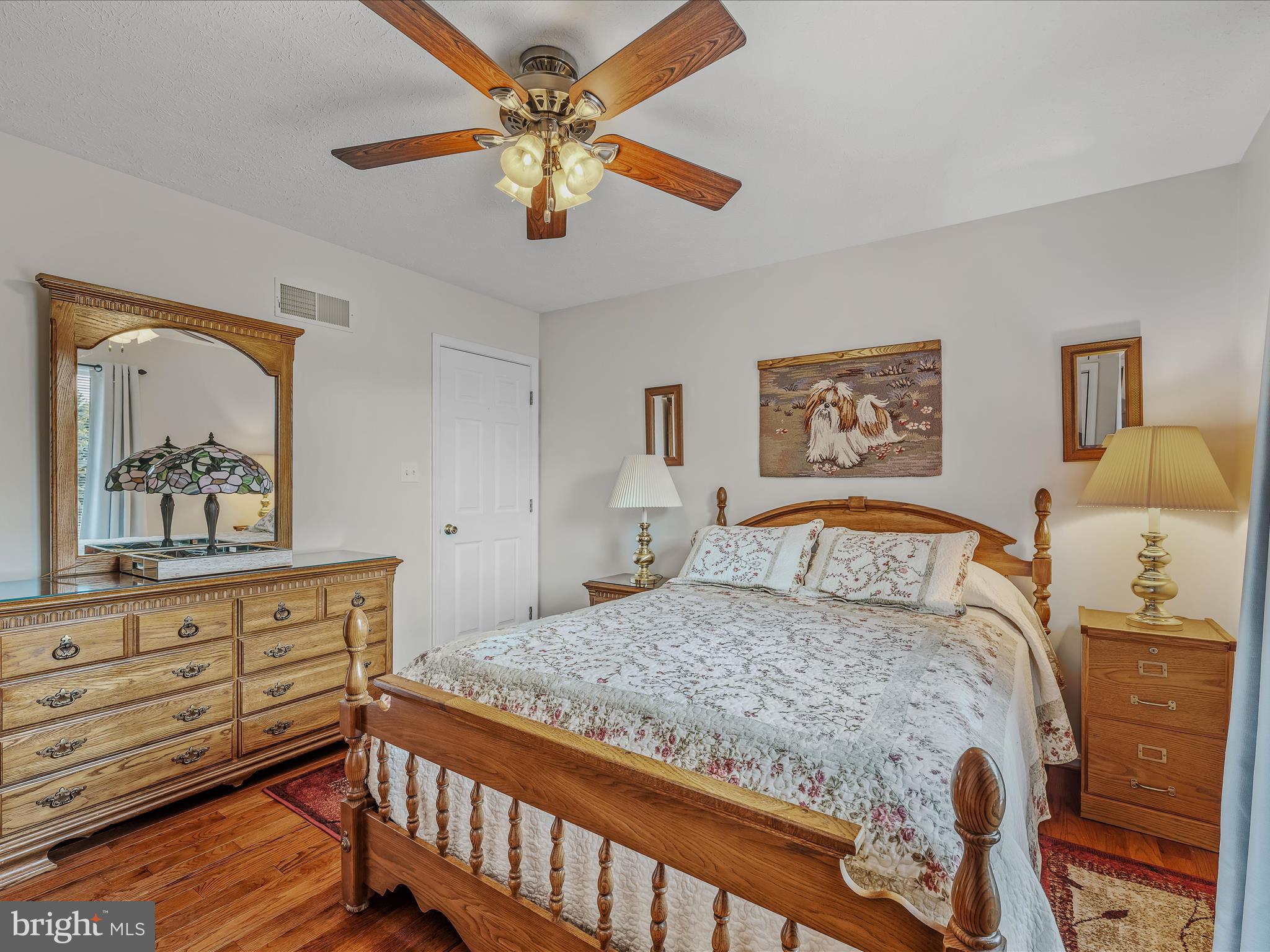 WHISPERING FALLS - Residential