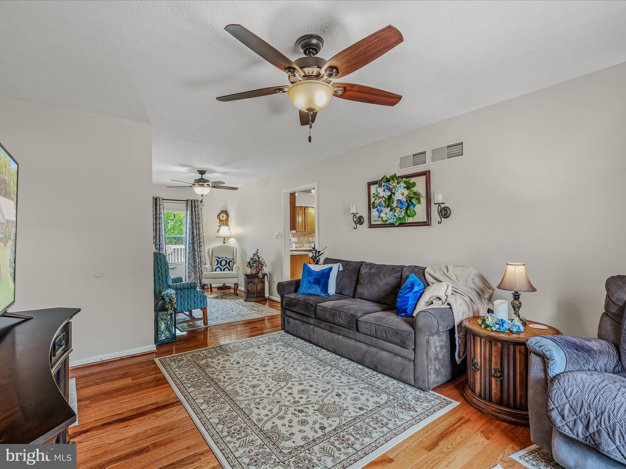 WHISPERING FALLS - Residential