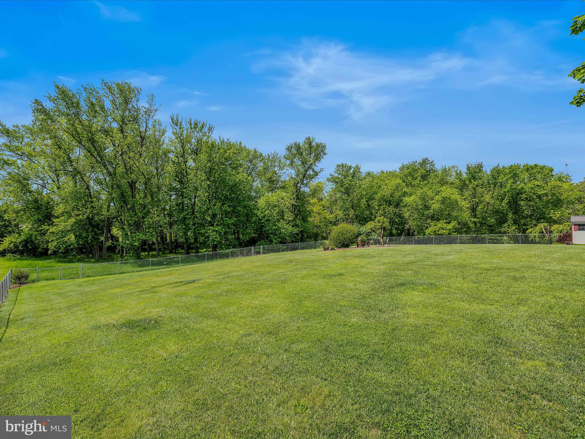 WHISPERING FALLS - Residential