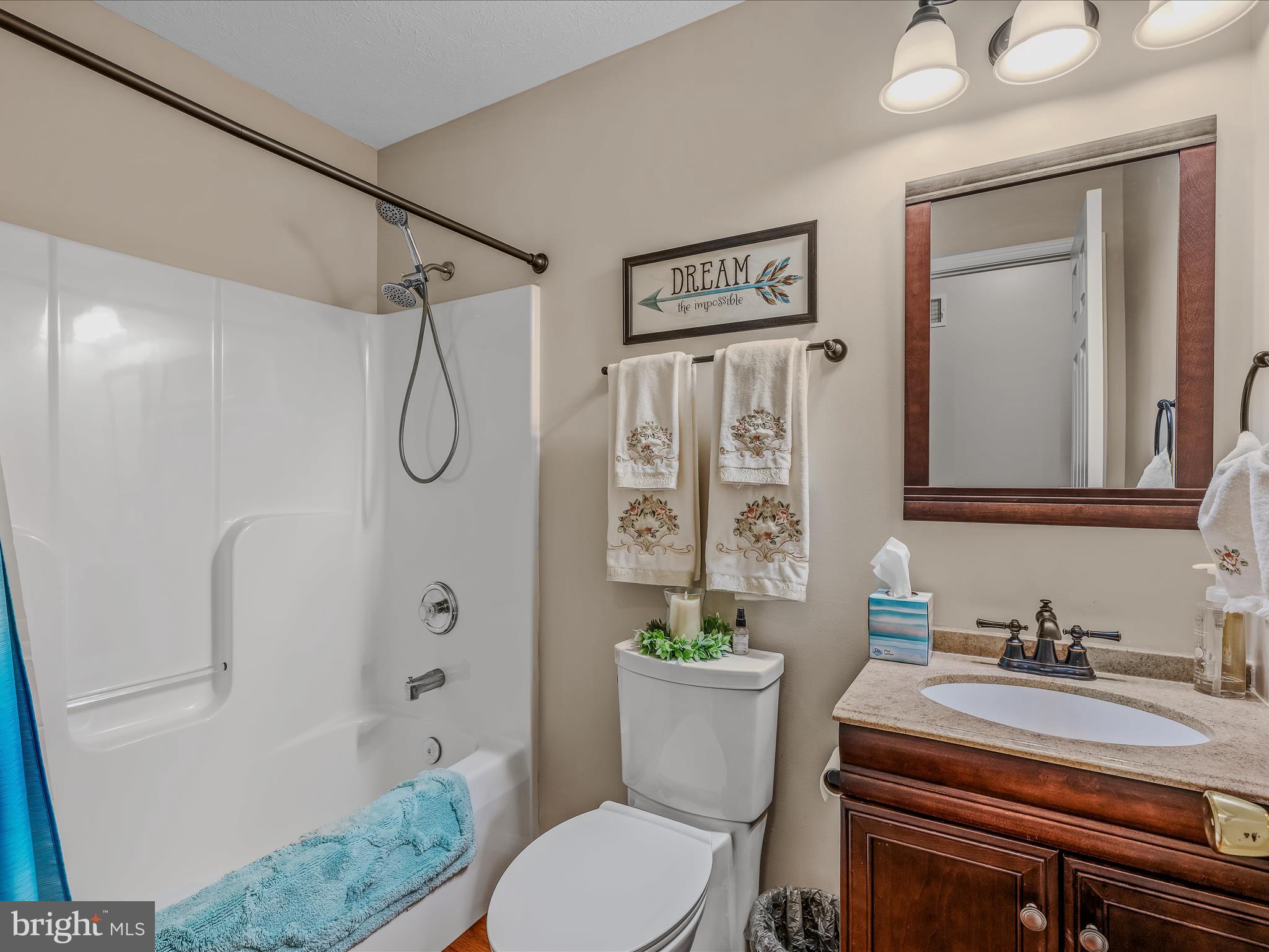 WHISPERING FALLS - Residential