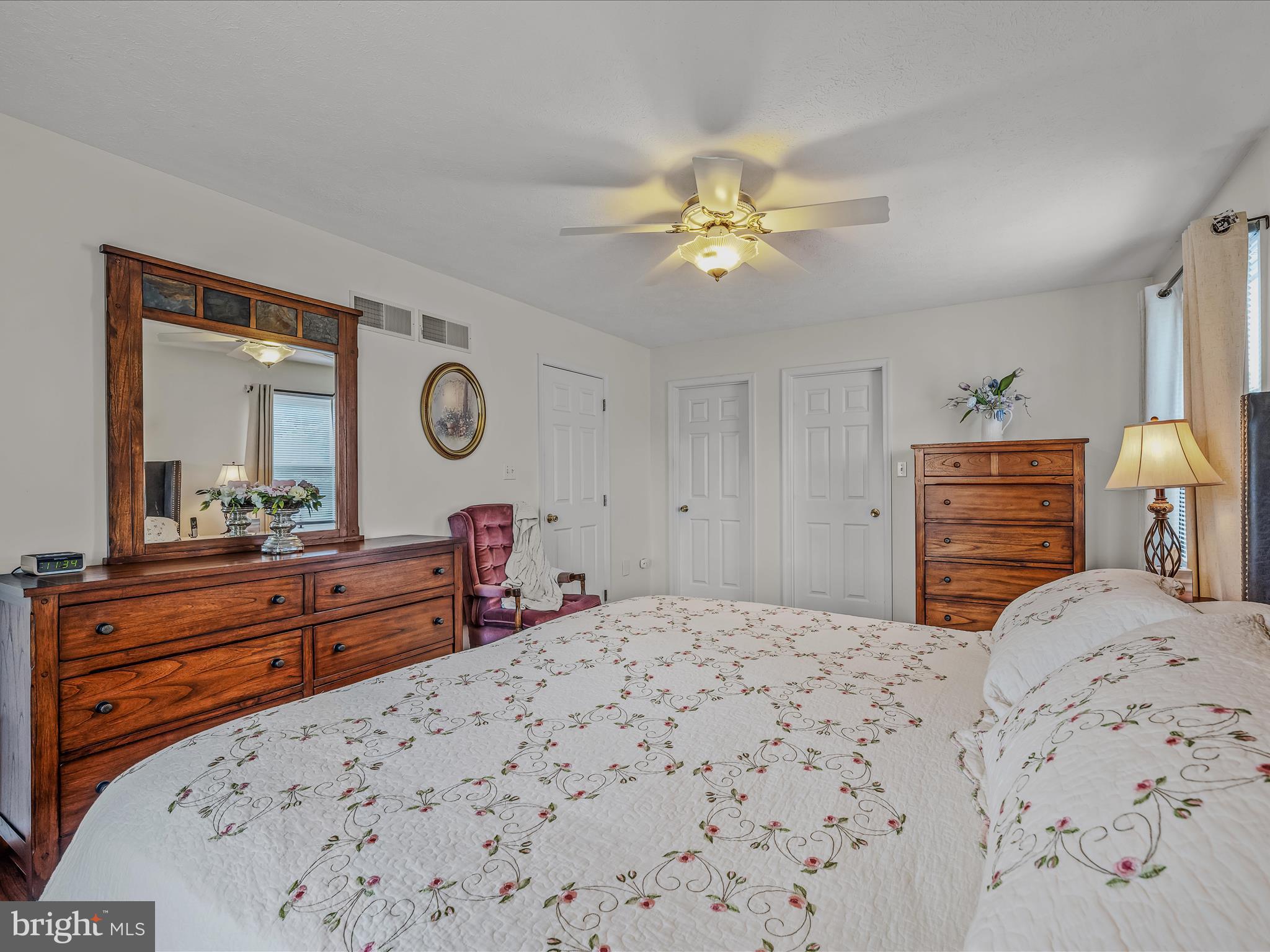 WHISPERING FALLS - Residential