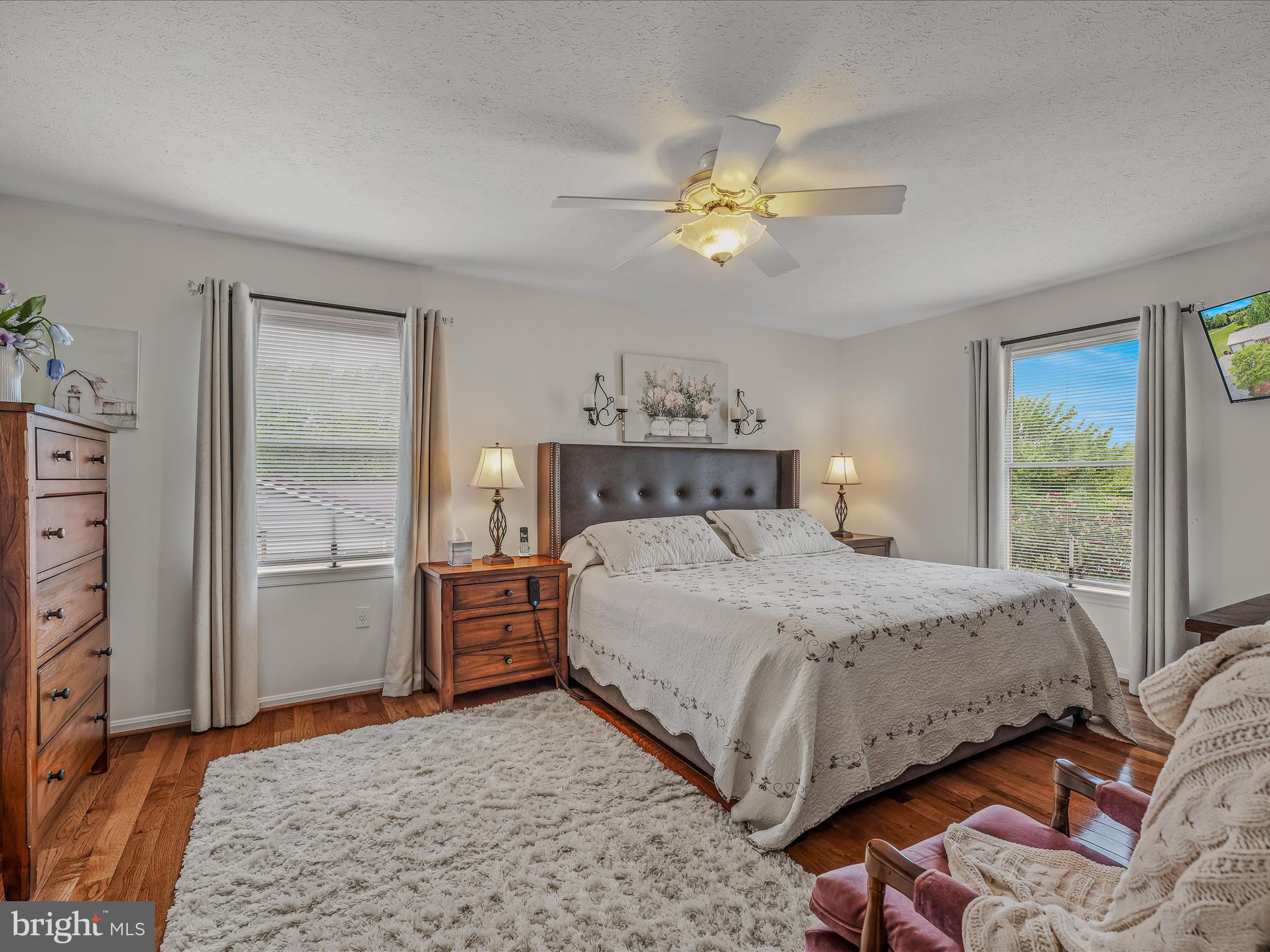 WHISPERING FALLS - Residential