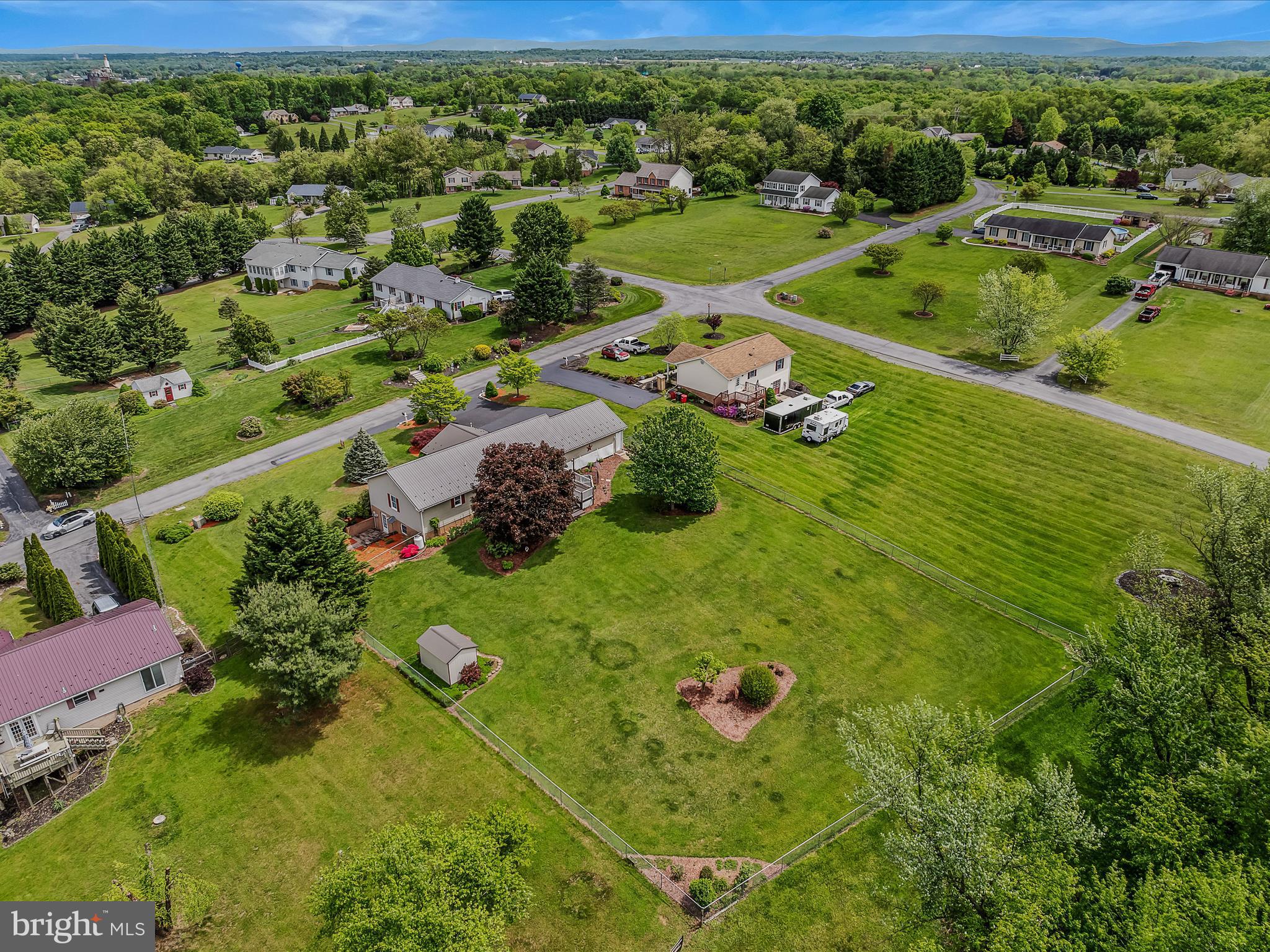 WHISPERING FALLS - Residential