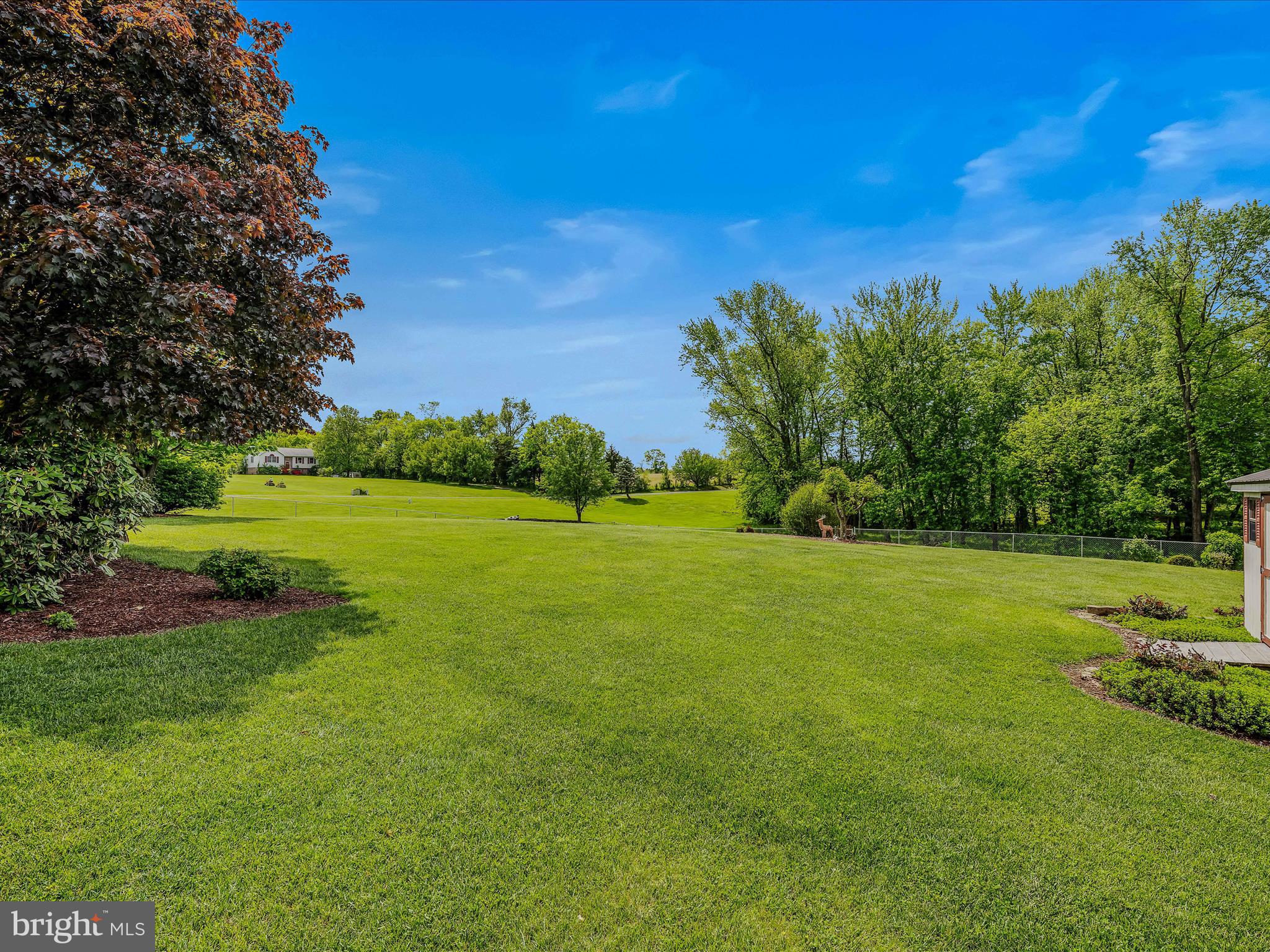 WHISPERING FALLS - Residential