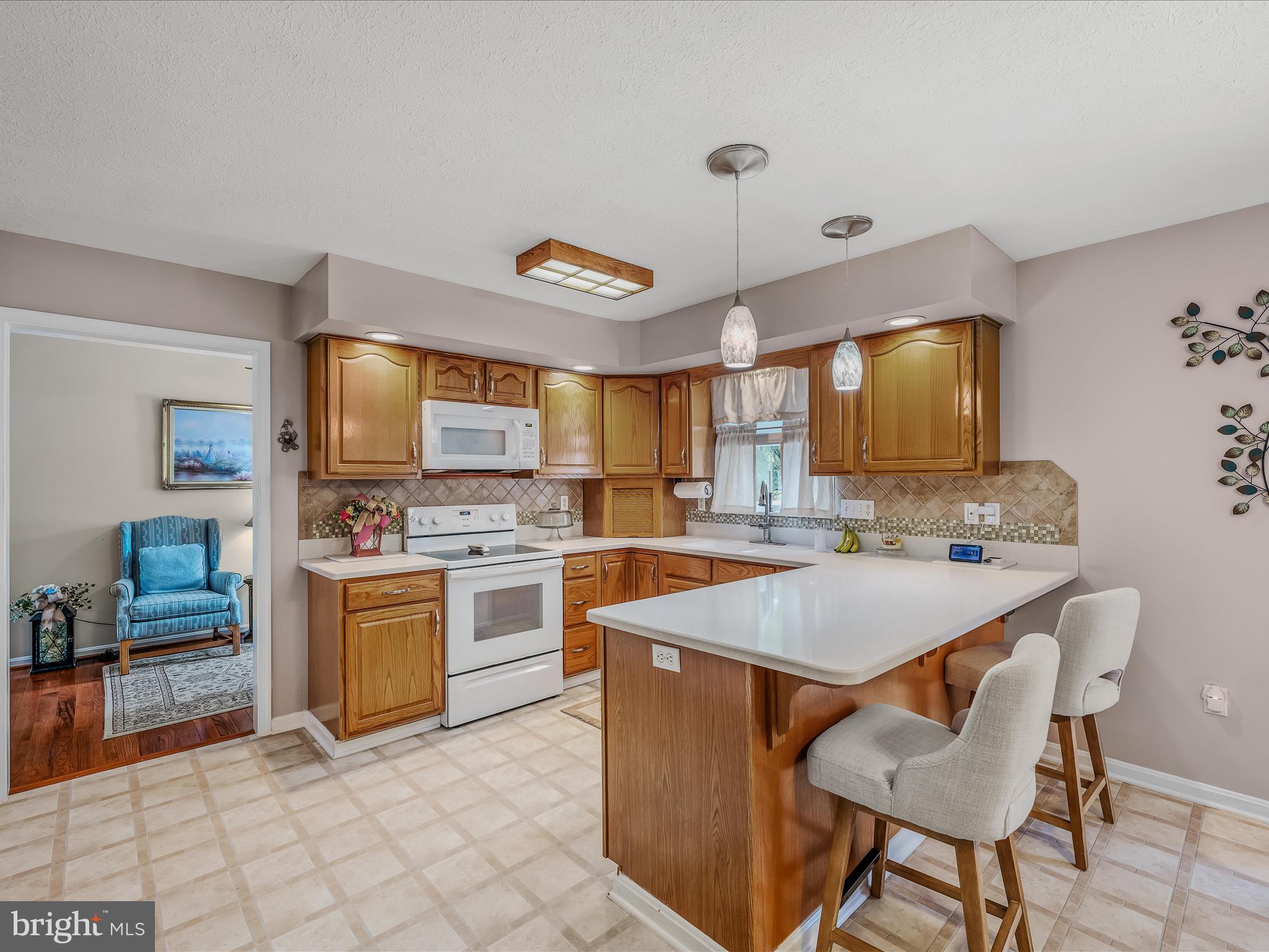 WHISPERING FALLS - Residential