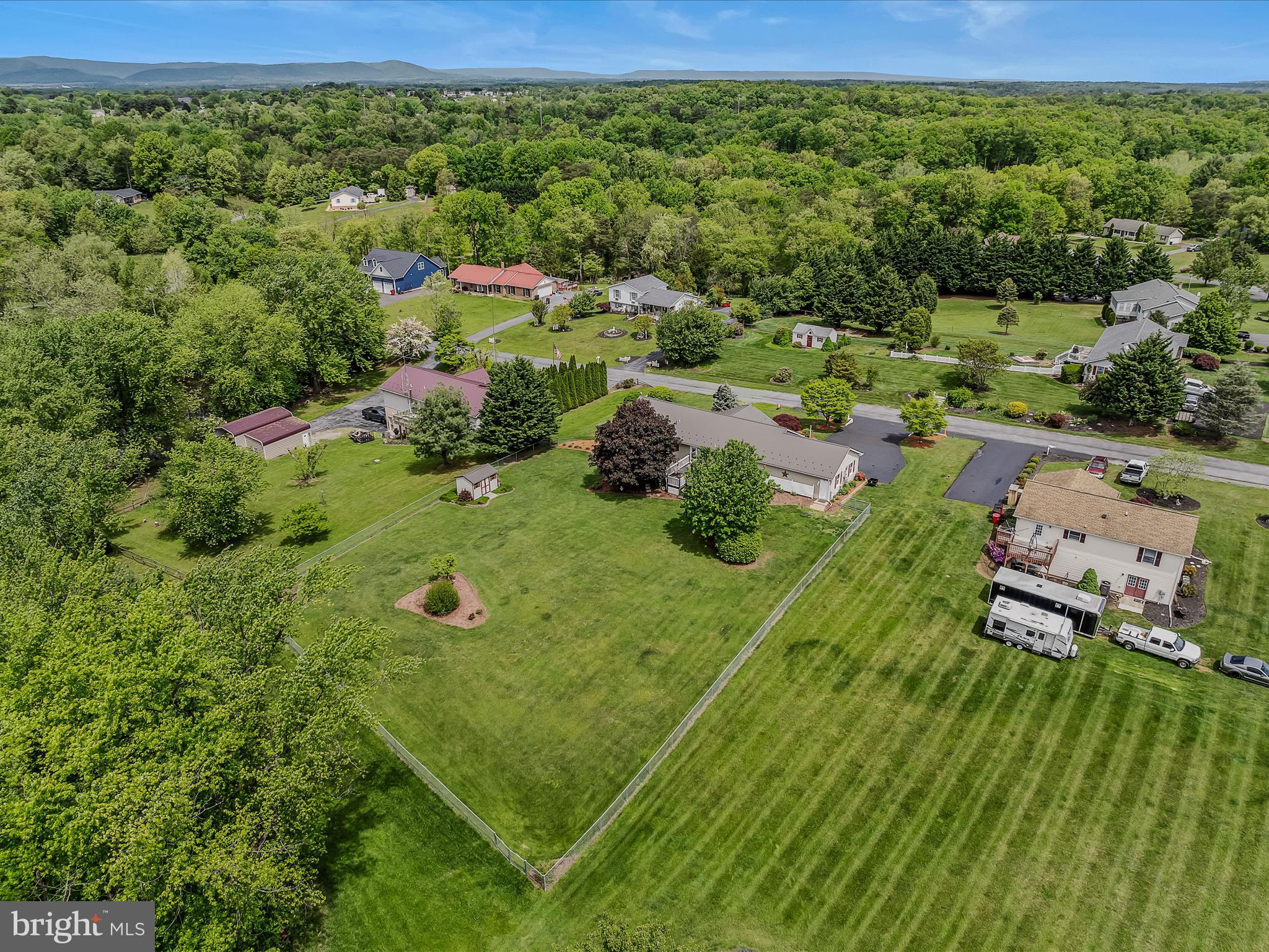 WHISPERING FALLS - Residential