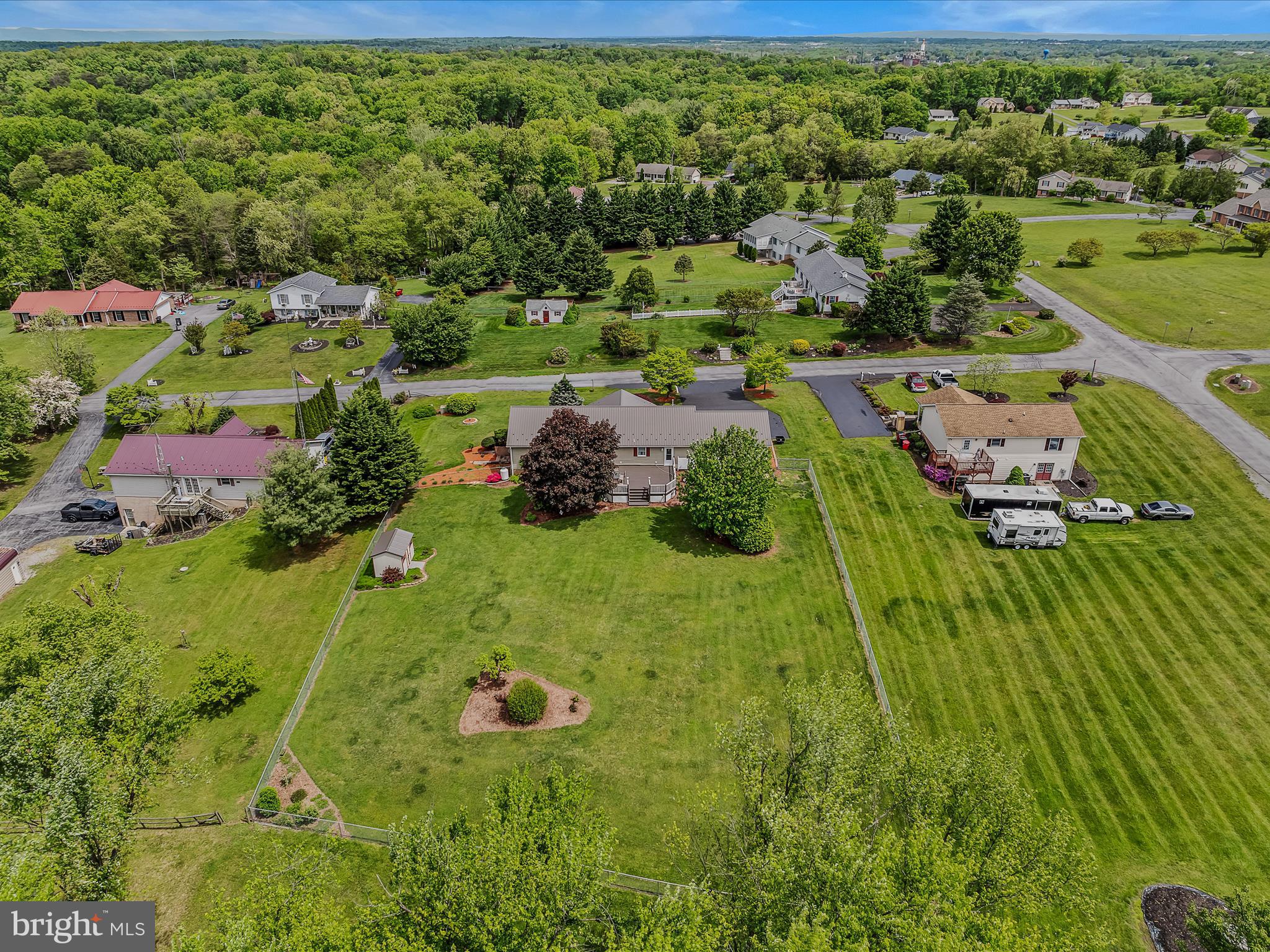 WHISPERING FALLS - Residential