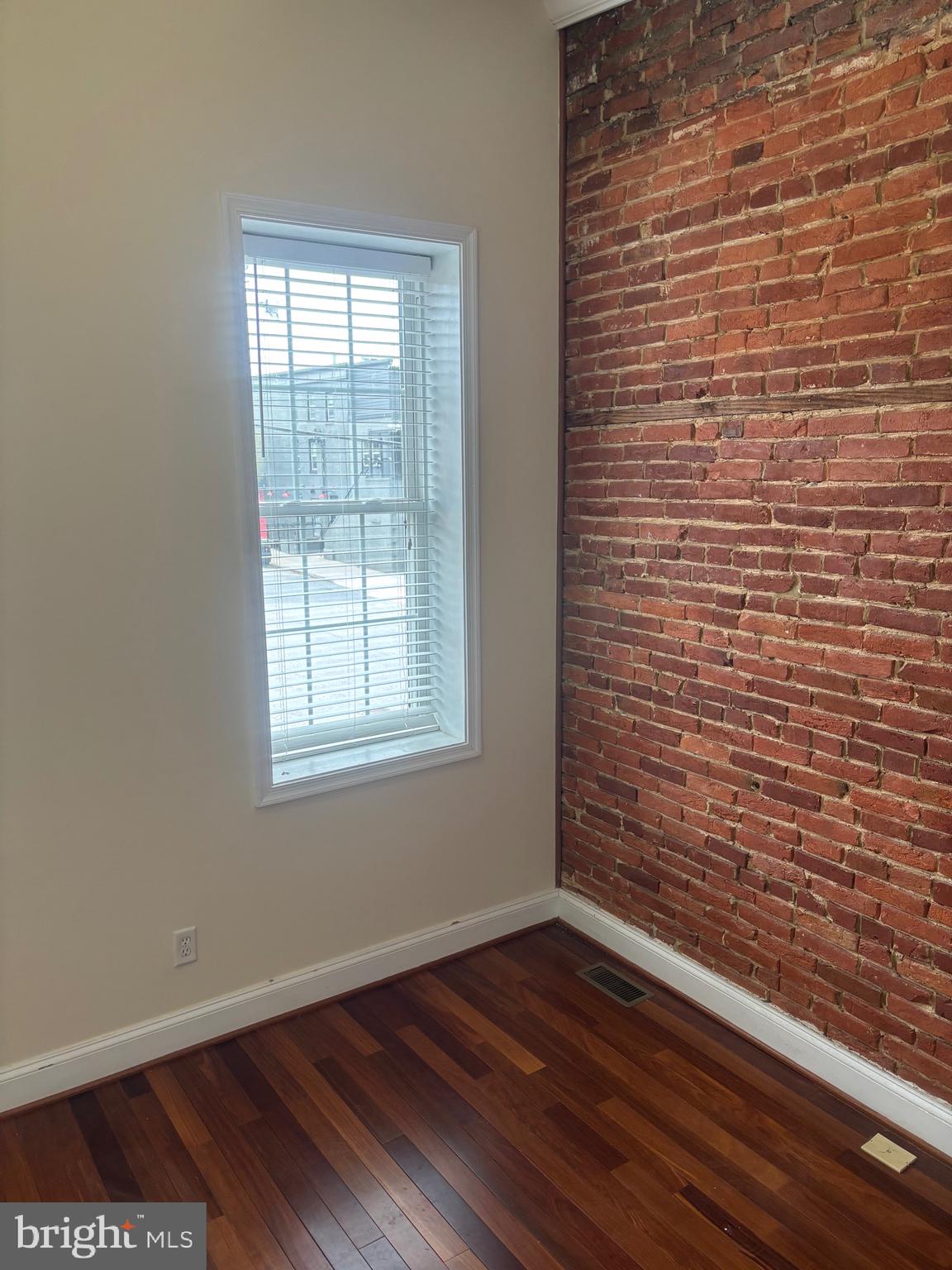LOCUST POINT - Residential Lease