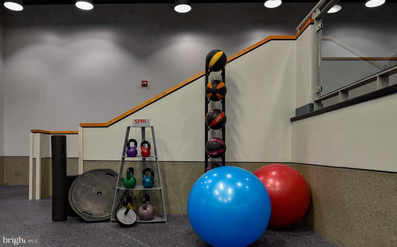 RIVER PLACE EAST - Residential Lease