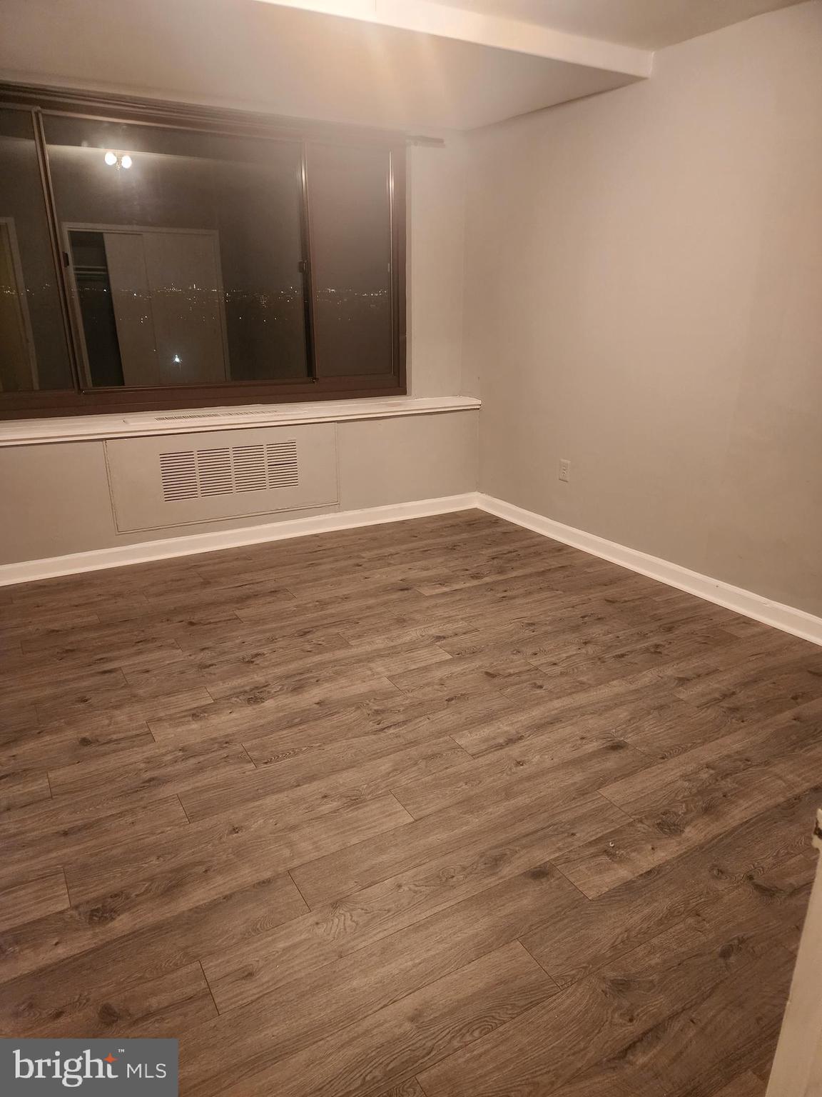 RIVER PLACE EAST - Residential Lease