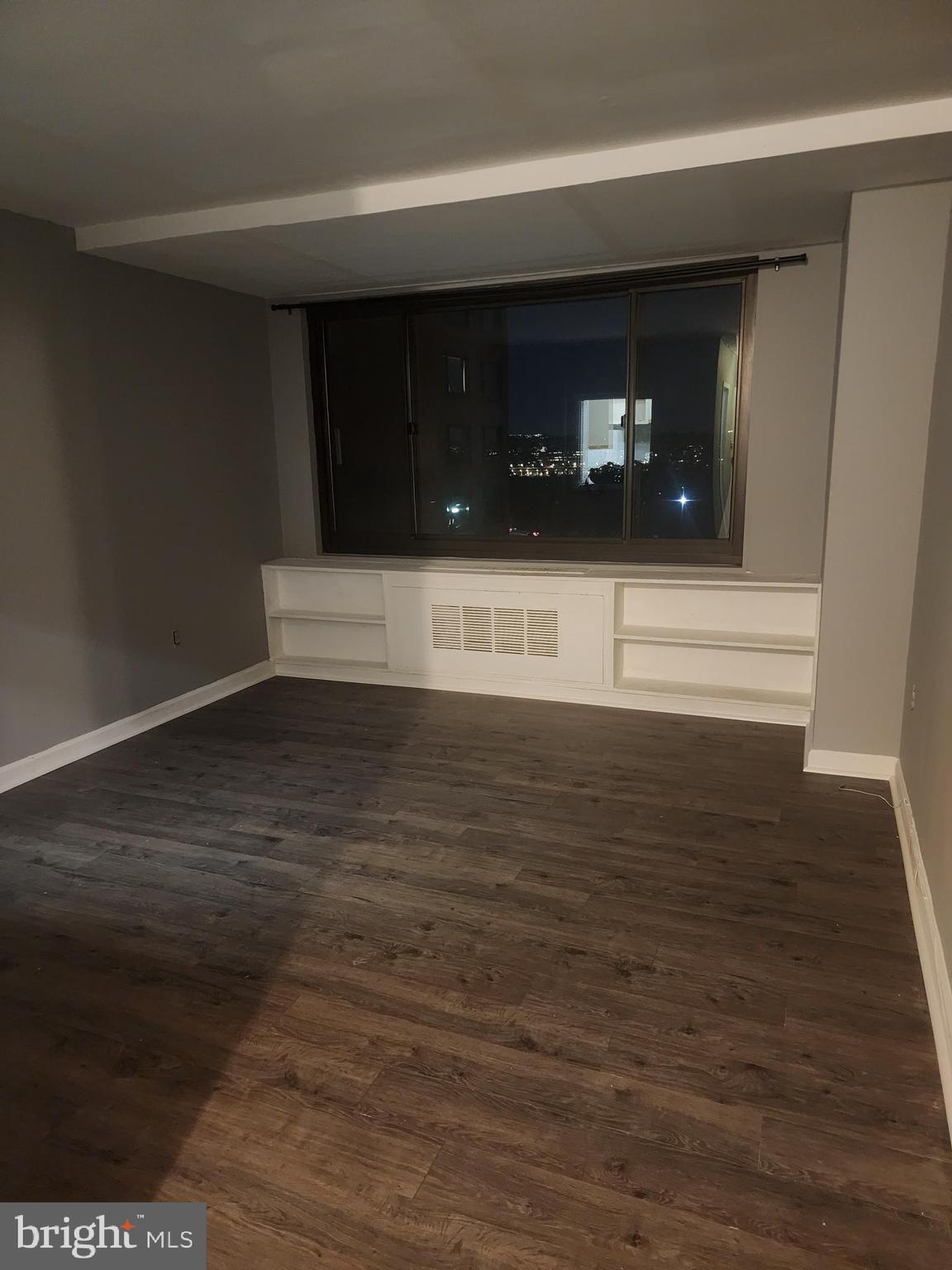 RIVER PLACE EAST - Residential Lease