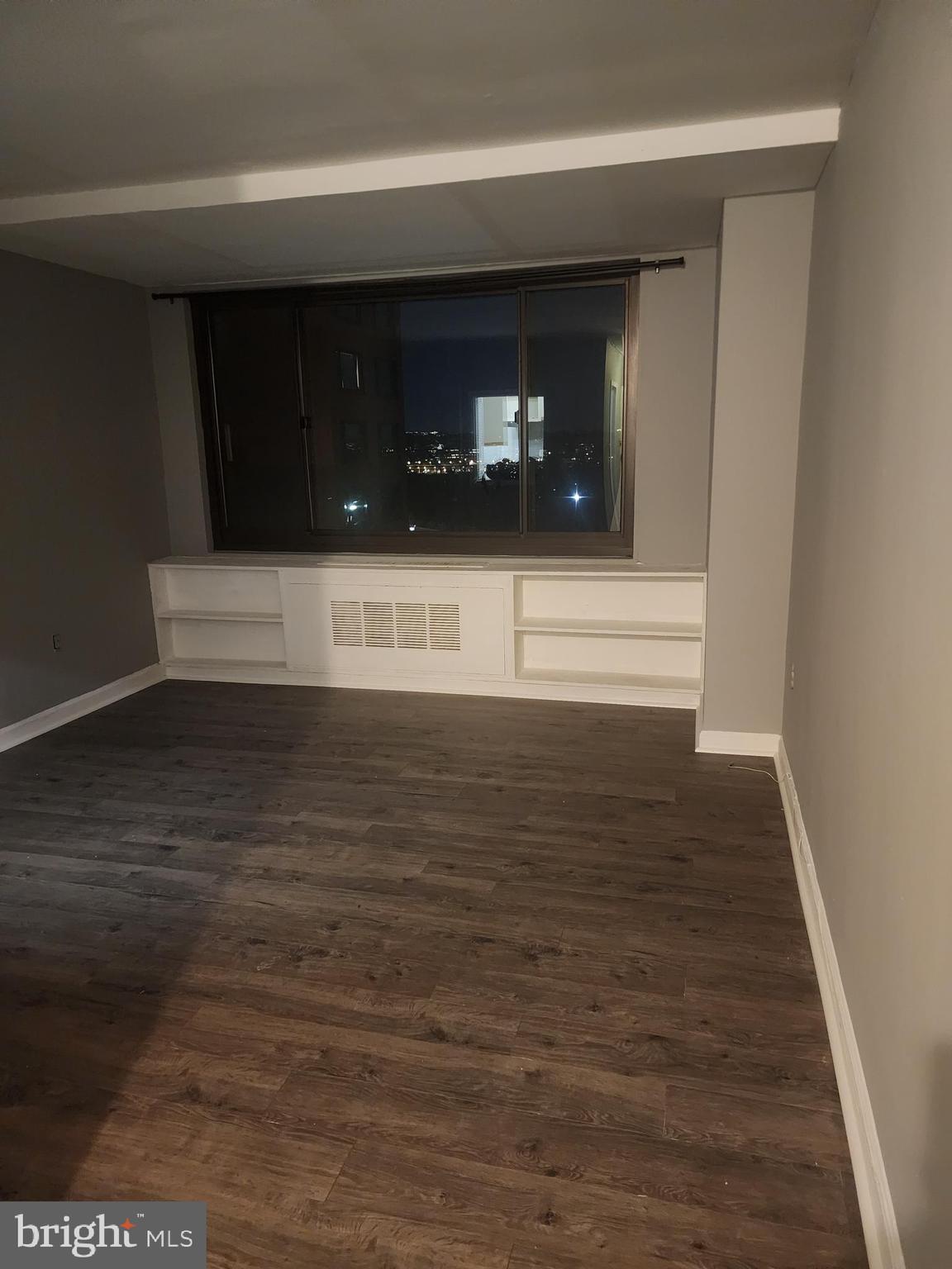 RIVER PLACE EAST - Residential Lease