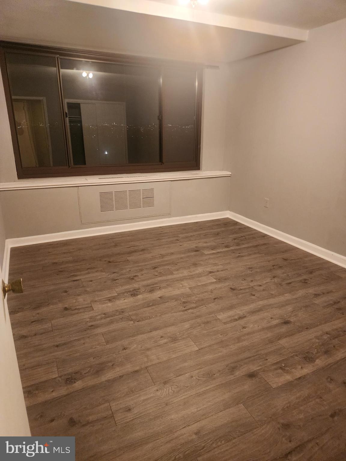 RIVER PLACE EAST - Residential Lease