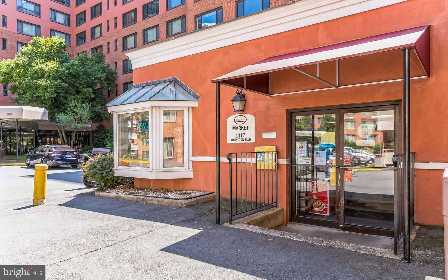 RIVER PLACE EAST - Residential Lease