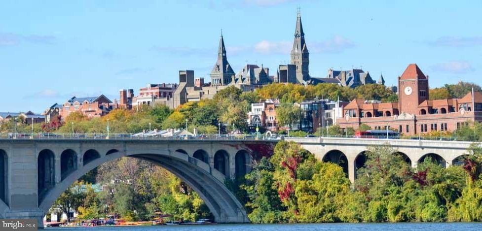 RIVER PLACE EAST - Residential Lease