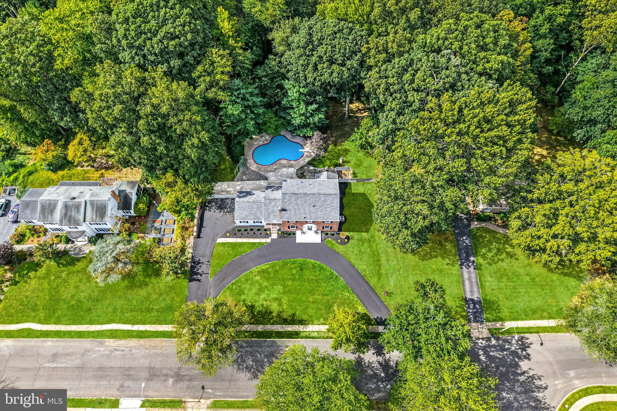 268 N RIDING DRIVE