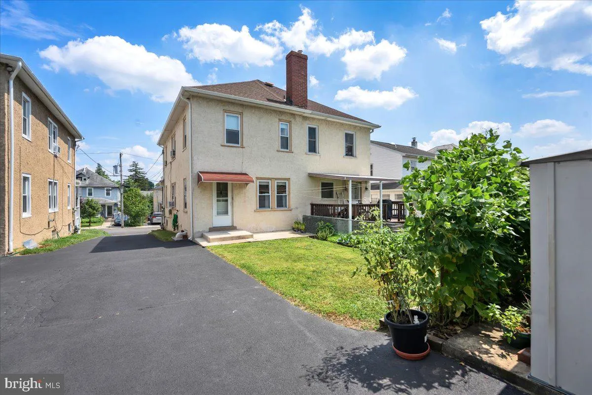 Ambler, Pennsylvania 19002, United States, 3 Bedrooms Bedrooms, ,2 BathroomsBathrooms,Residential,Pending,181220