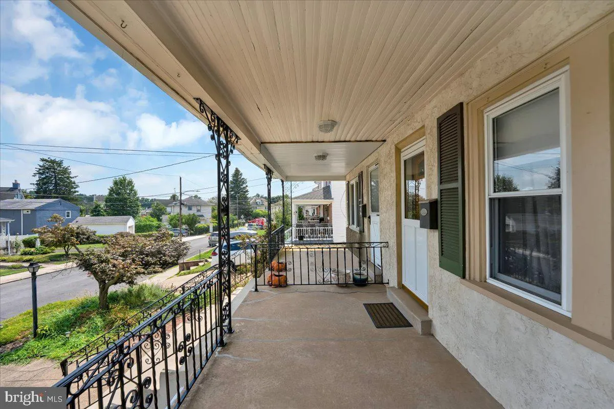 Ambler, Pennsylvania 19002, United States, 3 Bedrooms Bedrooms, ,2 BathroomsBathrooms,Residential,Pending,181220