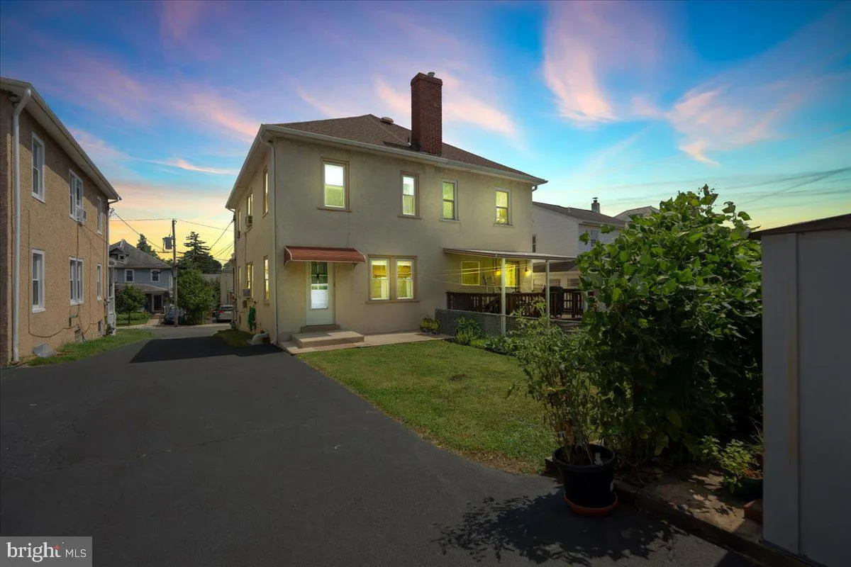 Ambler, Pennsylvania 19002, United States, 3 Bedrooms Bedrooms, ,2 BathroomsBathrooms,Residential,Pending,181220