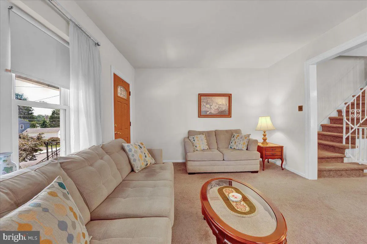 Ambler, Pennsylvania 19002, United States, 3 Bedrooms Bedrooms, ,2 BathroomsBathrooms,Residential,Pending,181220