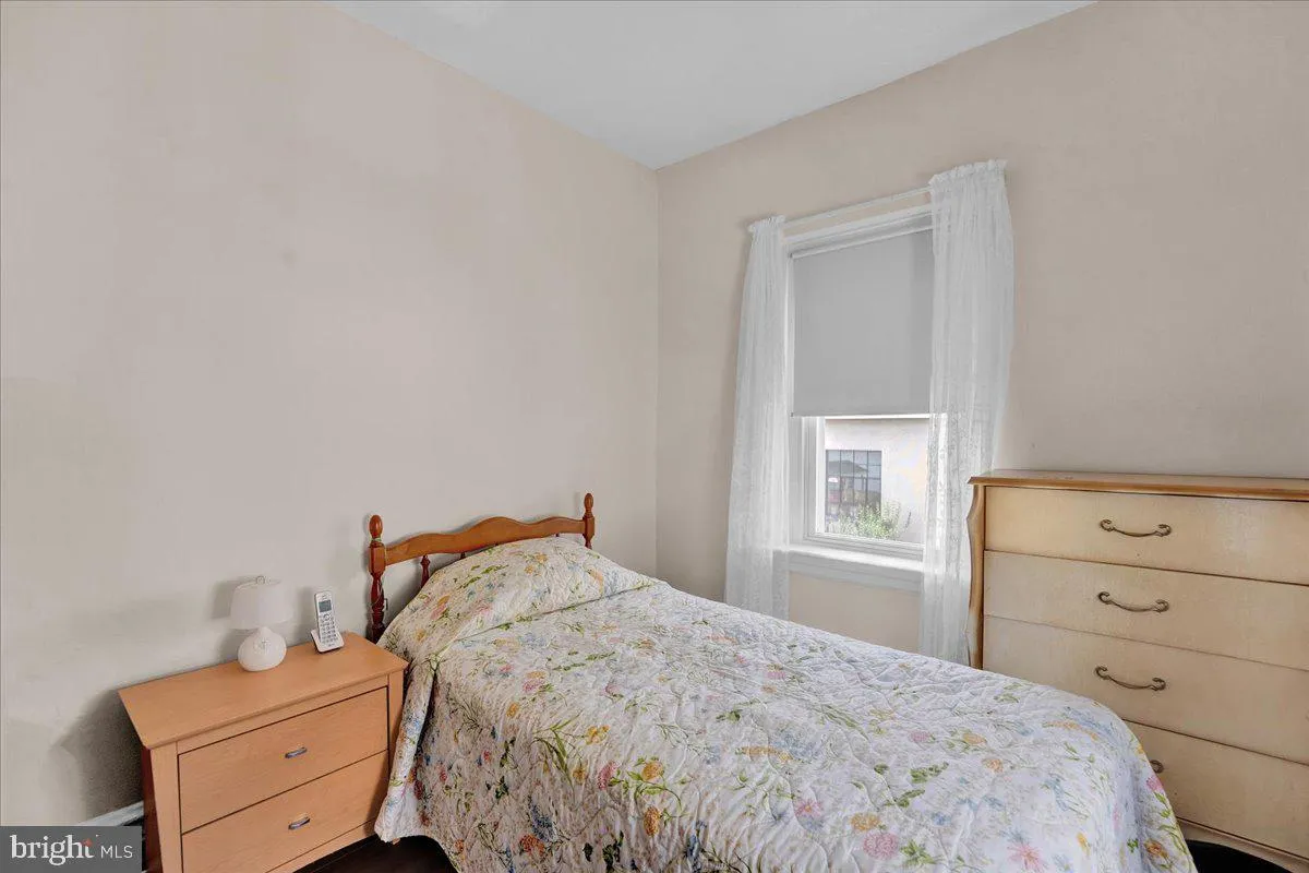 Ambler, Pennsylvania 19002, United States, 3 Bedrooms Bedrooms, ,2 BathroomsBathrooms,Residential,Pending,181220