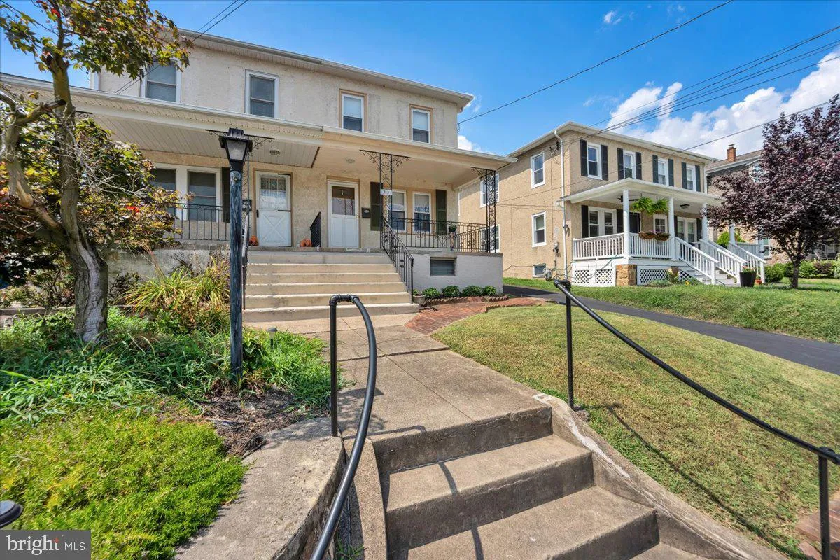 Ambler, Pennsylvania 19002, United States, 3 Bedrooms Bedrooms, ,2 BathroomsBathrooms,Residential,Pending,181220