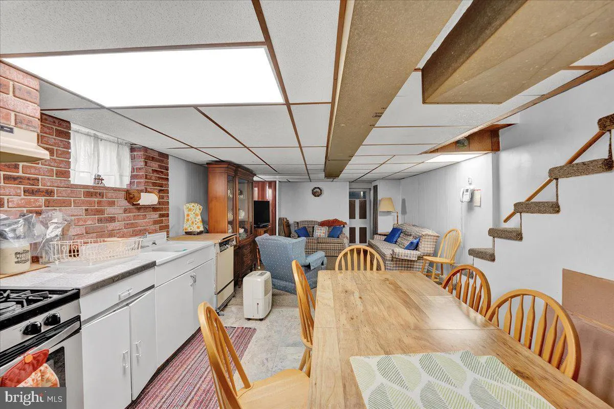 Ambler, Pennsylvania 19002, United States, 3 Bedrooms Bedrooms, ,2 BathroomsBathrooms,Residential,Pending,181220