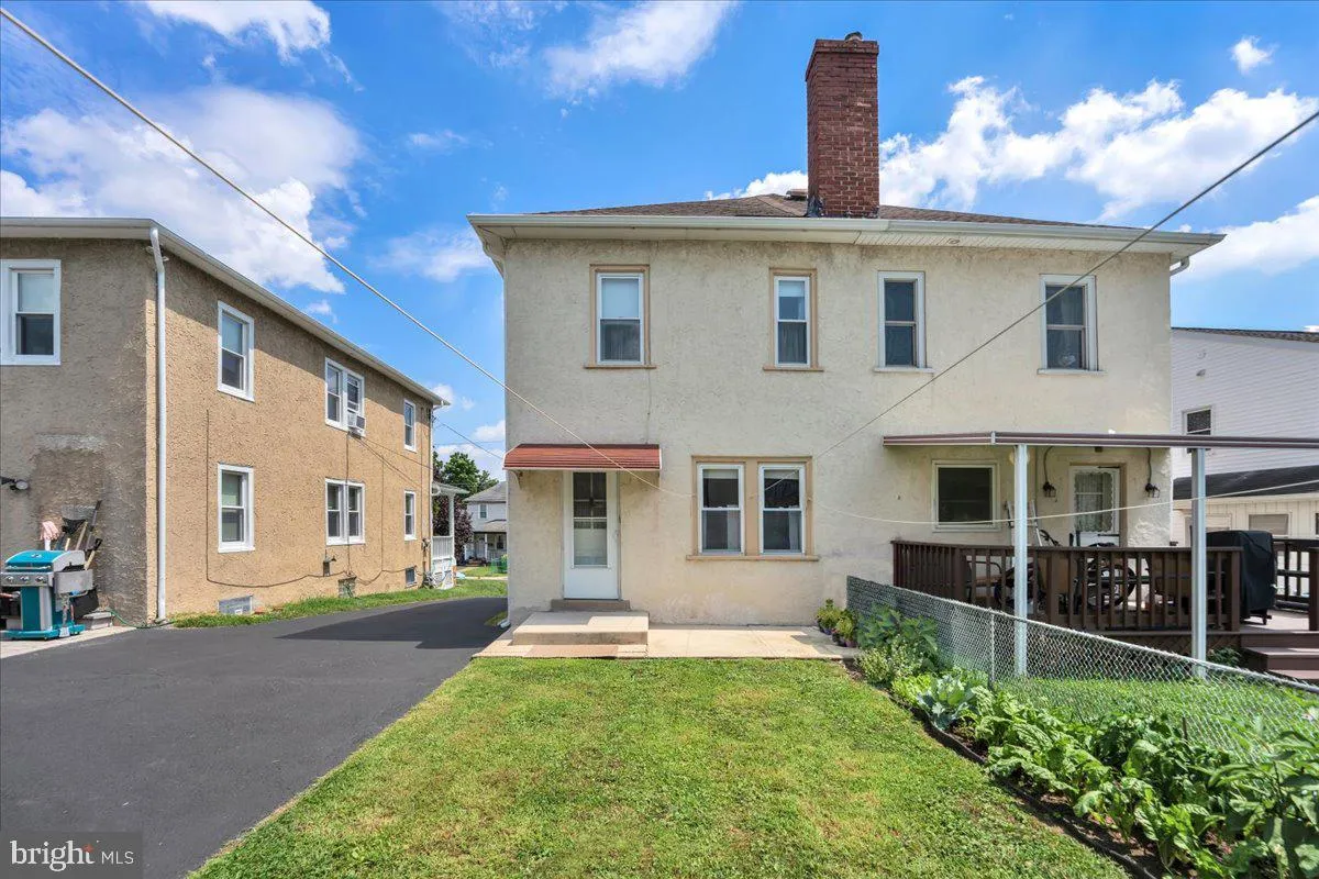 Ambler, Pennsylvania 19002, United States, 3 Bedrooms Bedrooms, ,2 BathroomsBathrooms,Residential,Pending,181220