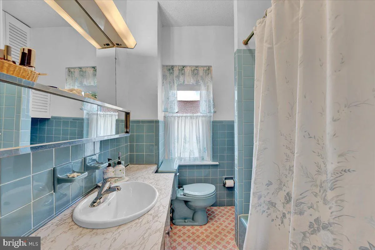 Ambler, Pennsylvania 19002, United States, 3 Bedrooms Bedrooms, ,2 BathroomsBathrooms,Residential,Pending,181220