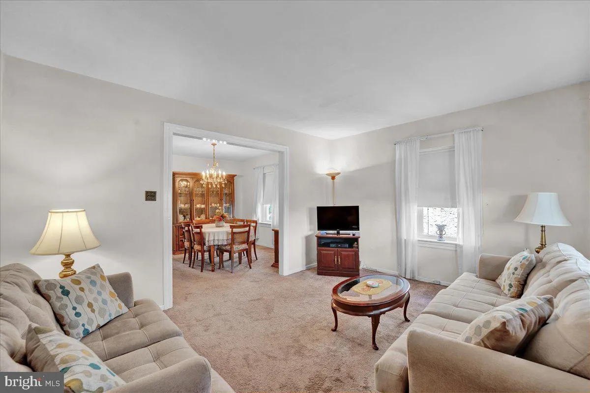 Ambler, Pennsylvania 19002, United States, 3 Bedrooms Bedrooms, ,2 BathroomsBathrooms,Residential,Pending,181220