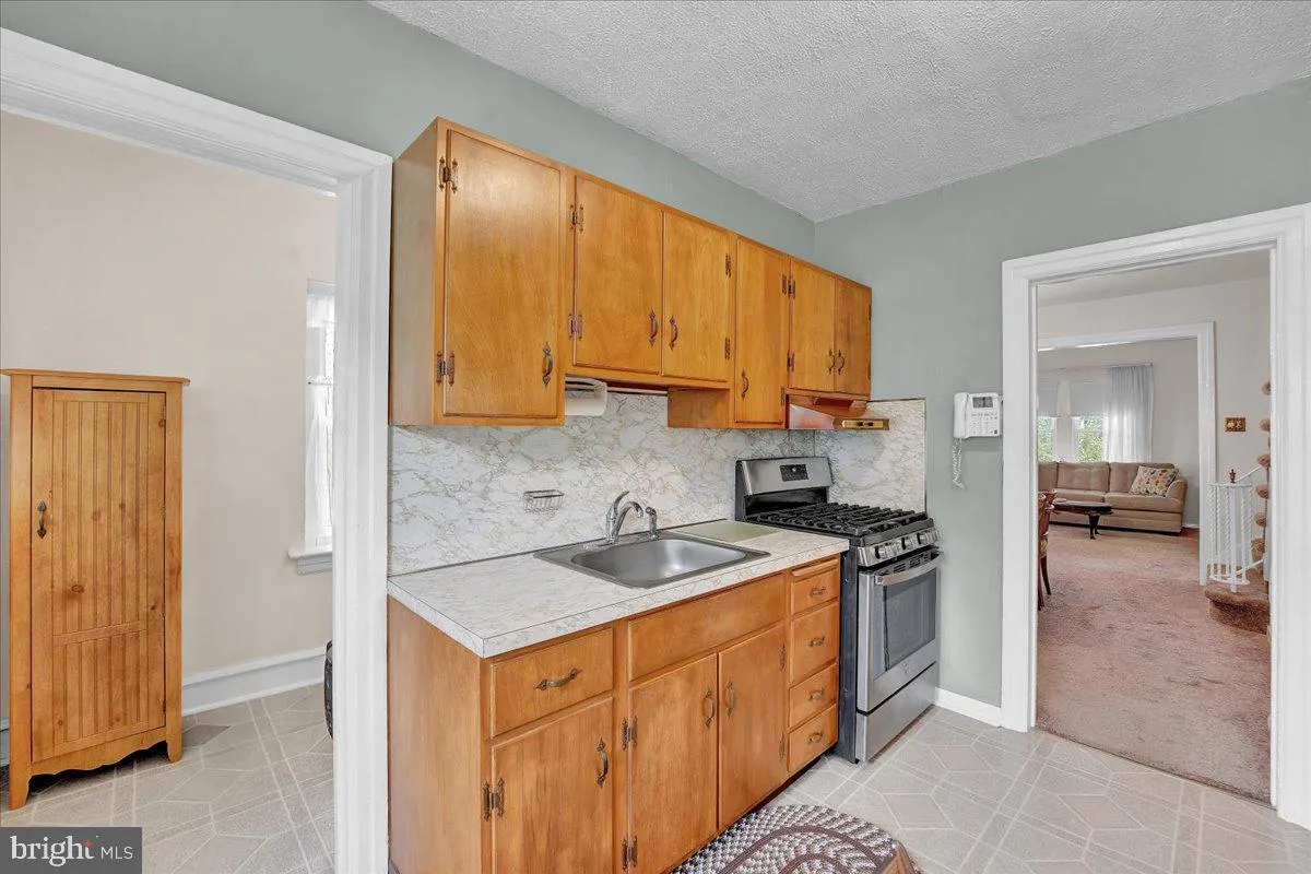 Ambler, Pennsylvania 19002, United States, 3 Bedrooms Bedrooms, ,2 BathroomsBathrooms,Residential,Pending,181220