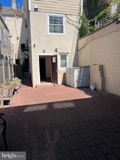 CHINATOWN - Residential Lease