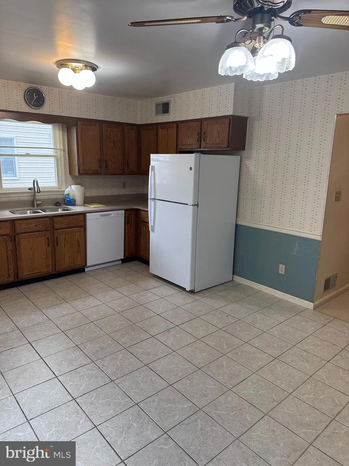 458 ELIZABETH STREET