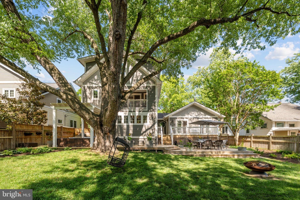 Photo of 132 S Garfield Street, ARLINGTON, VA 22204 (MLS # VAAR2077600)