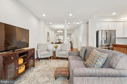 425 CHERRY BLOSSOM LANE NORRISTOWN PA 19403