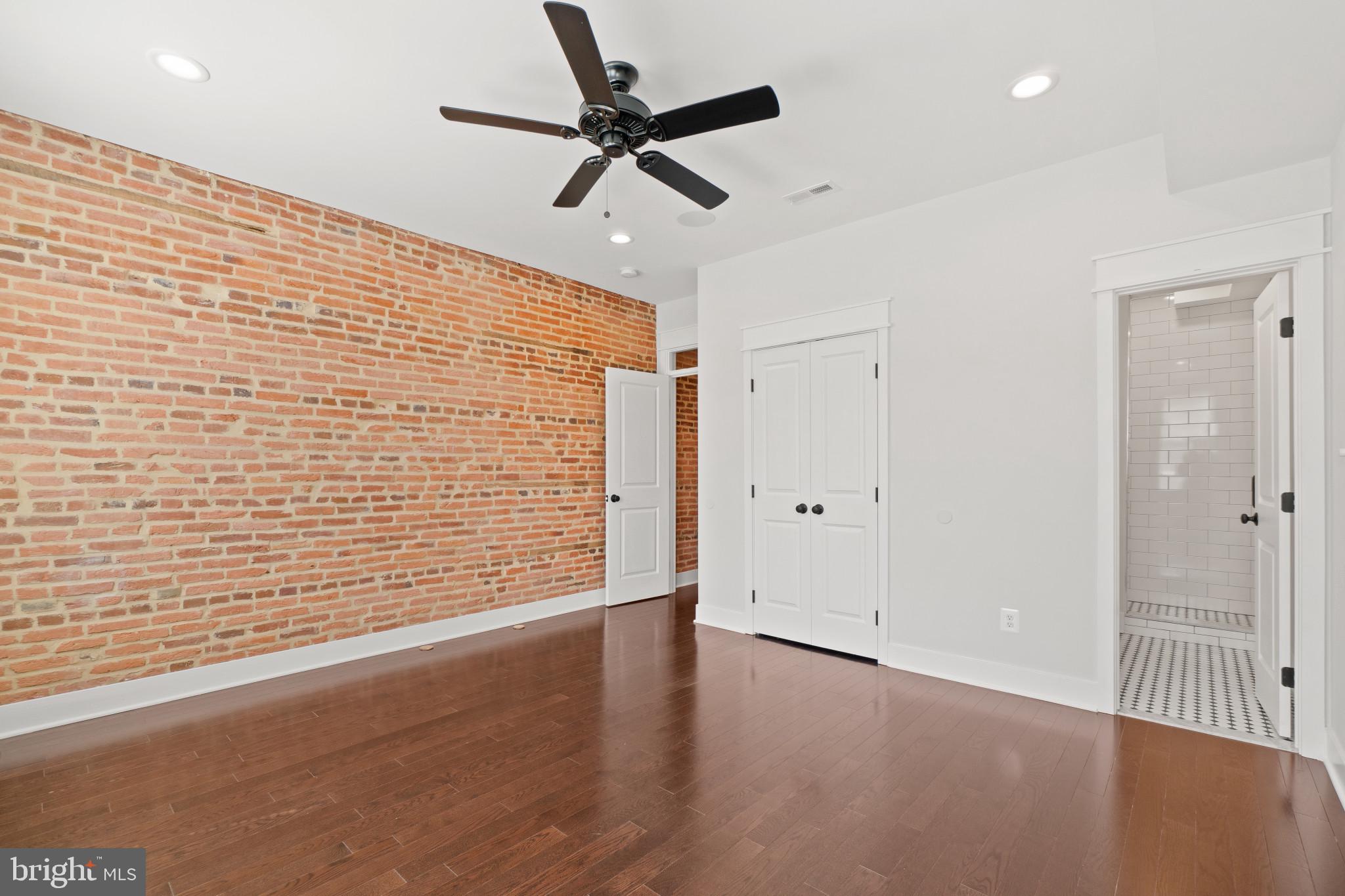 BUTCHERS HILL - Residential