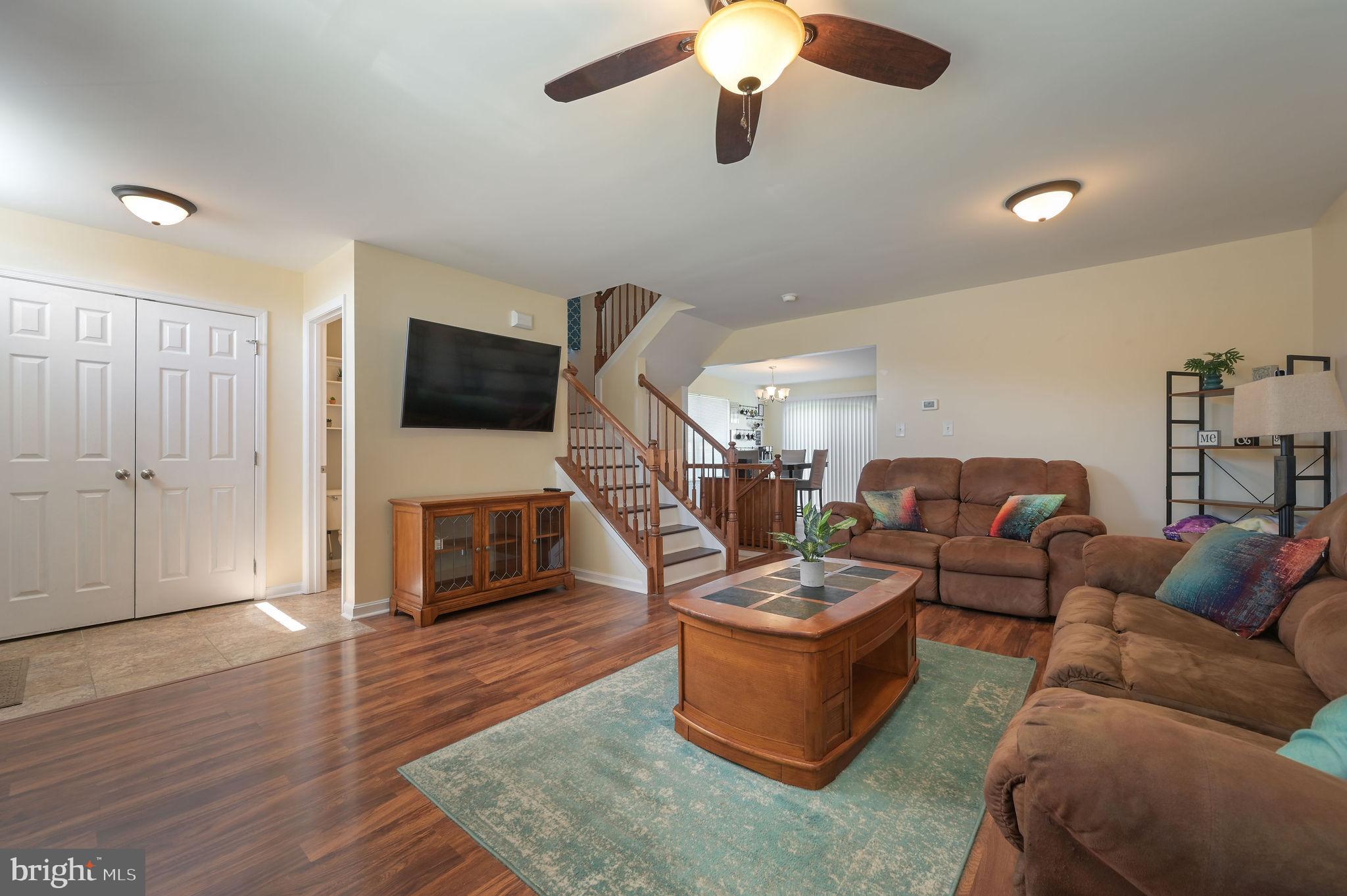 910 ALEXANDRIA WAY