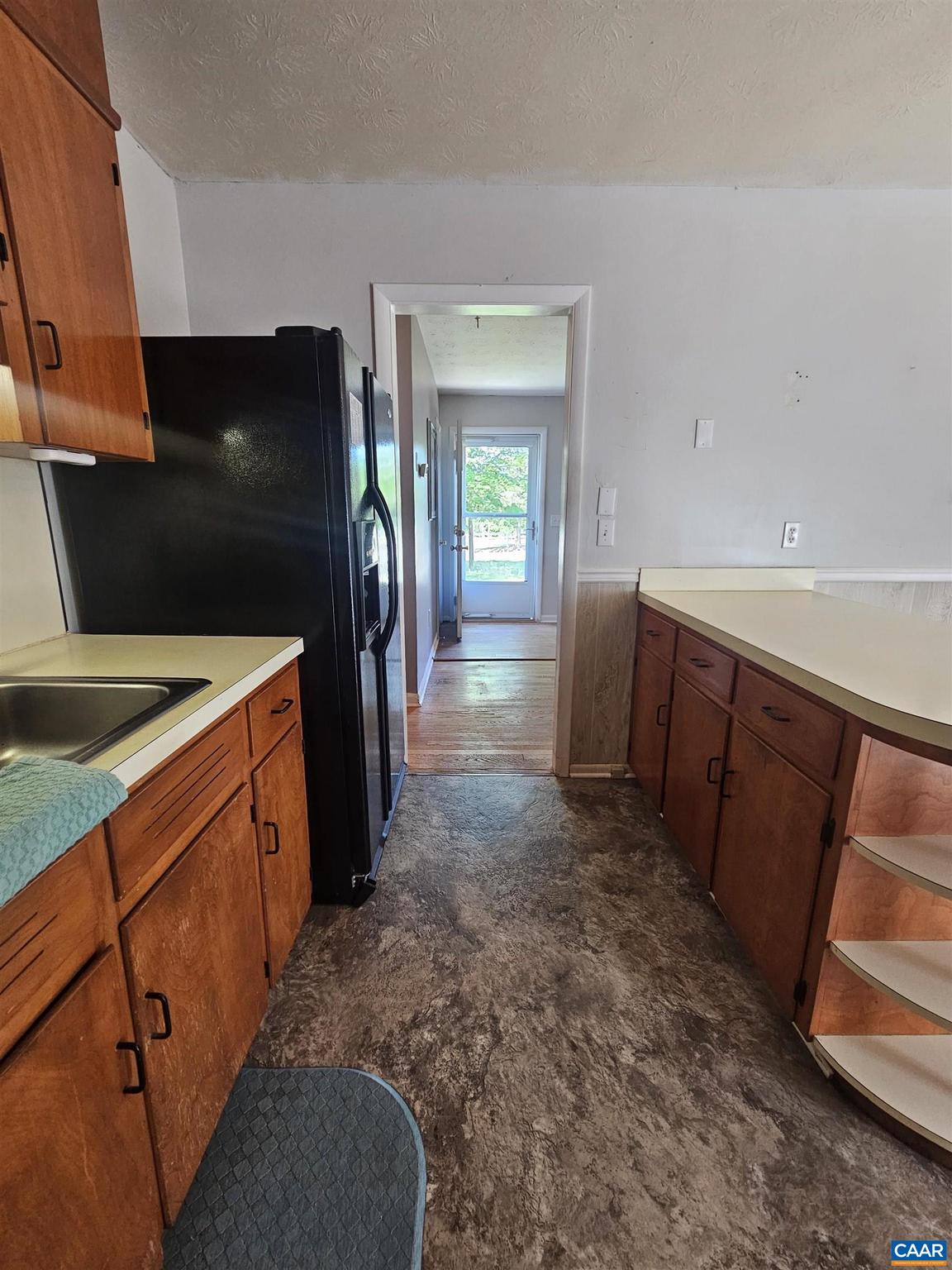 UNKNOWN - Residential Lease