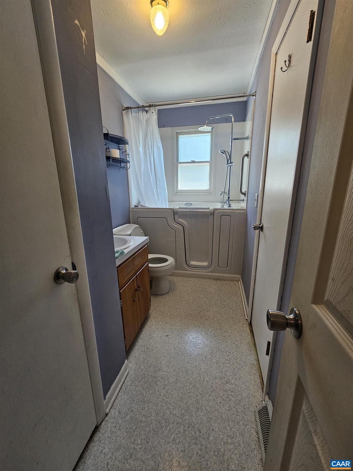 UNKNOWN - Residential Lease