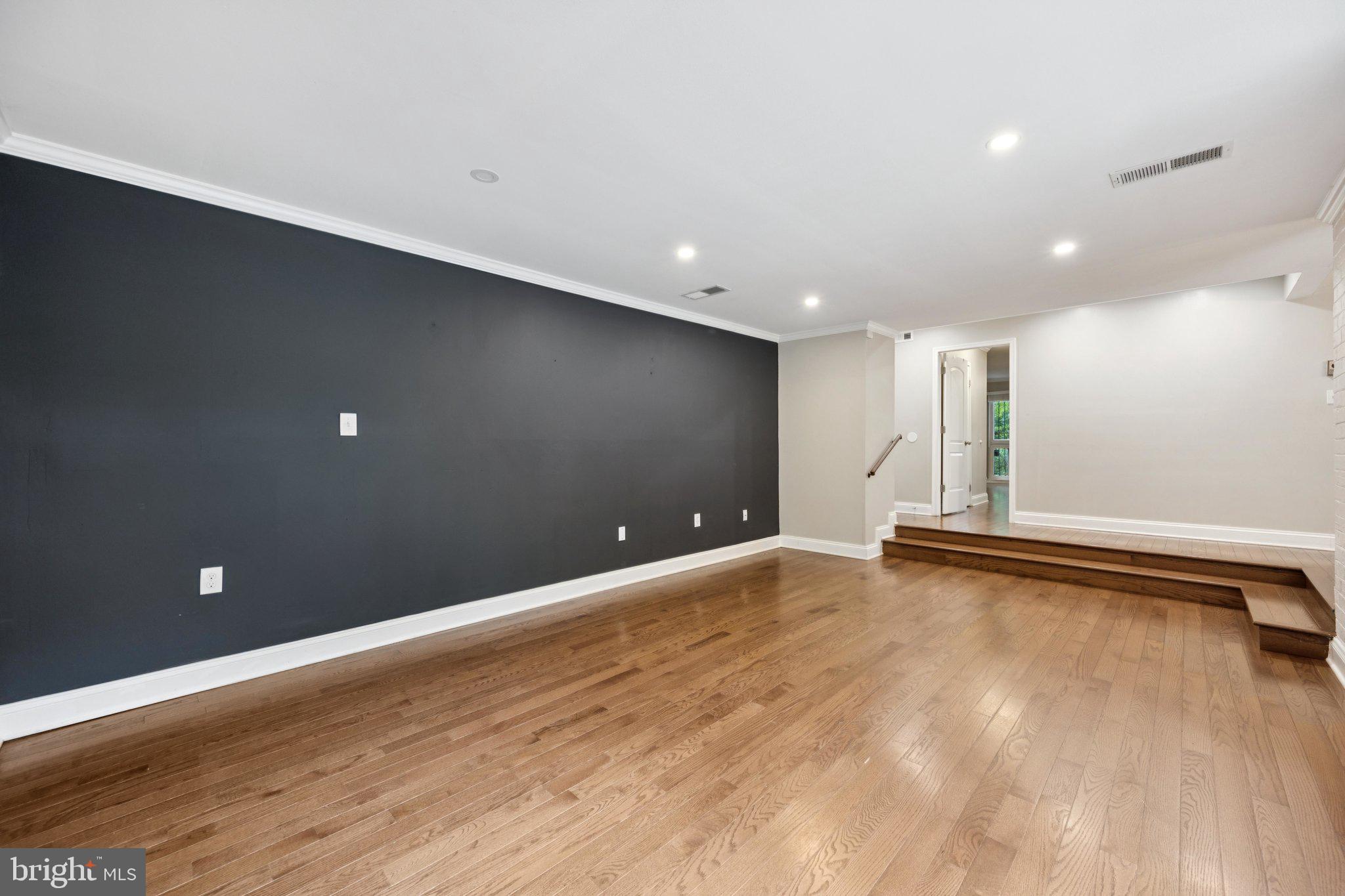 2016 COLERIDGE DRIVE 24-102
