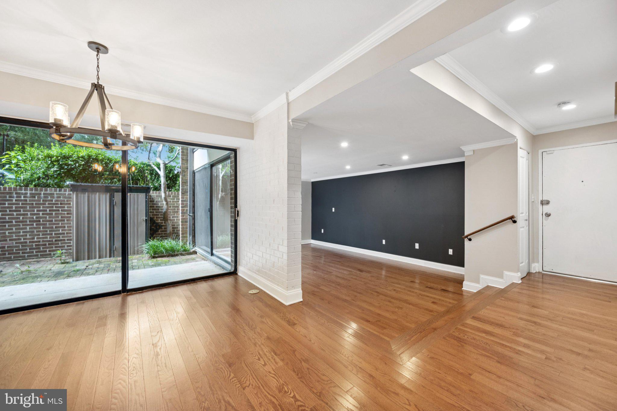 2016 COLERIDGE DRIVE 24-102