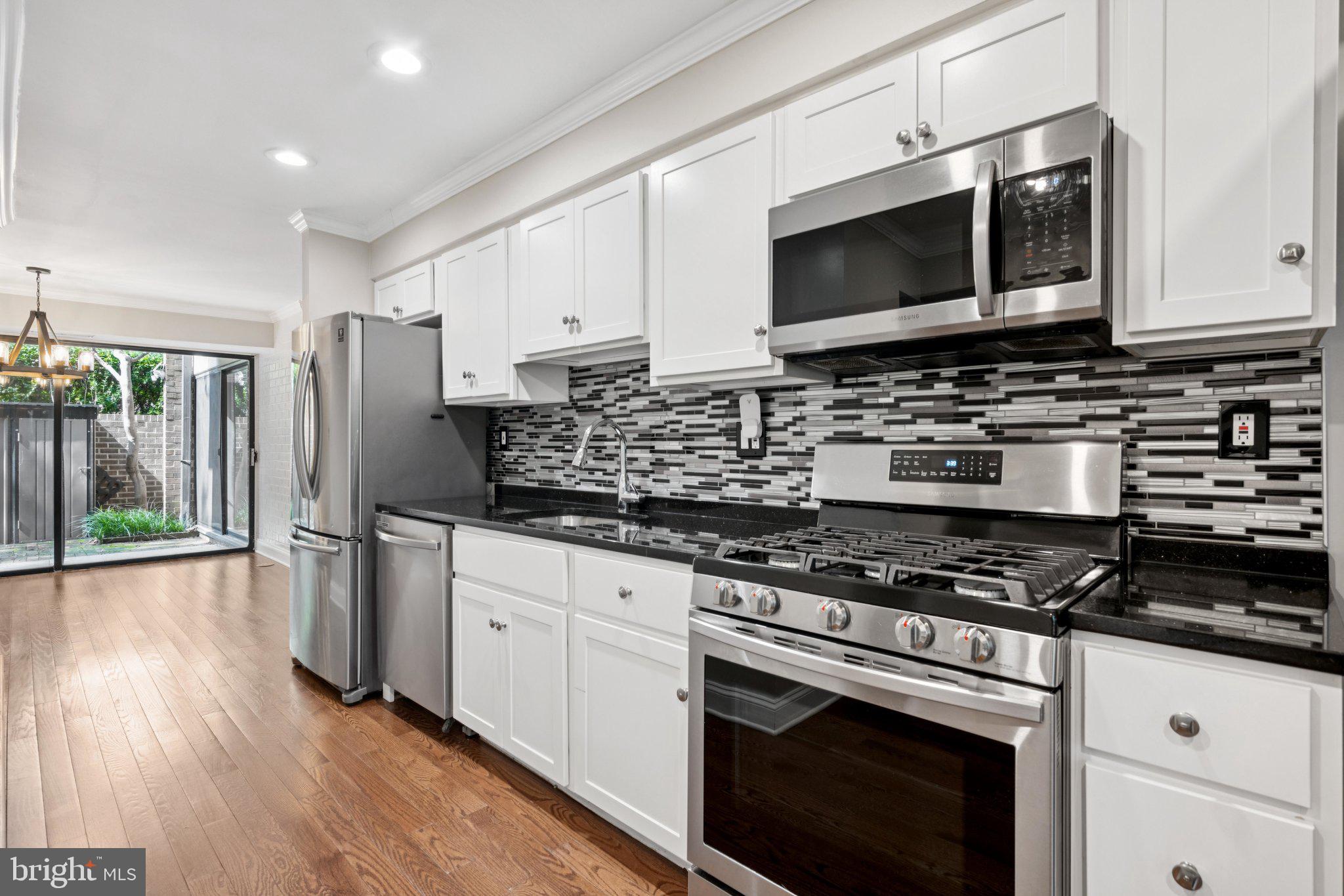 AMERICANA FINMARK - Residential