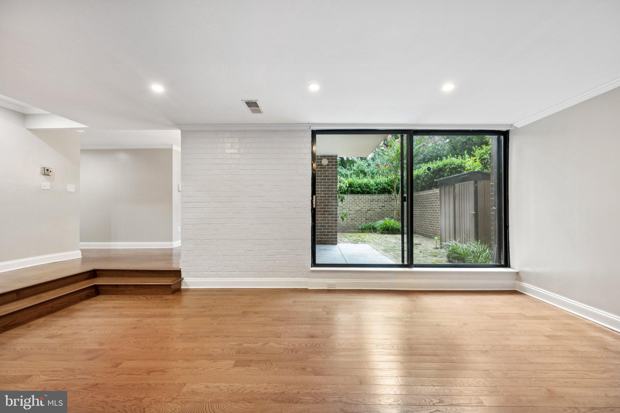 2016 COLERIDGE DRIVE 24-102