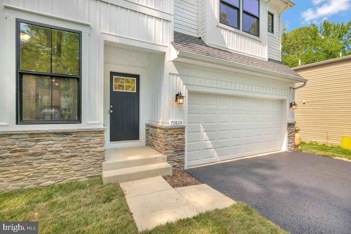 22616 WOODS LANE