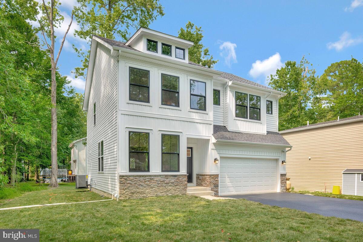 22616 WOODS LANE