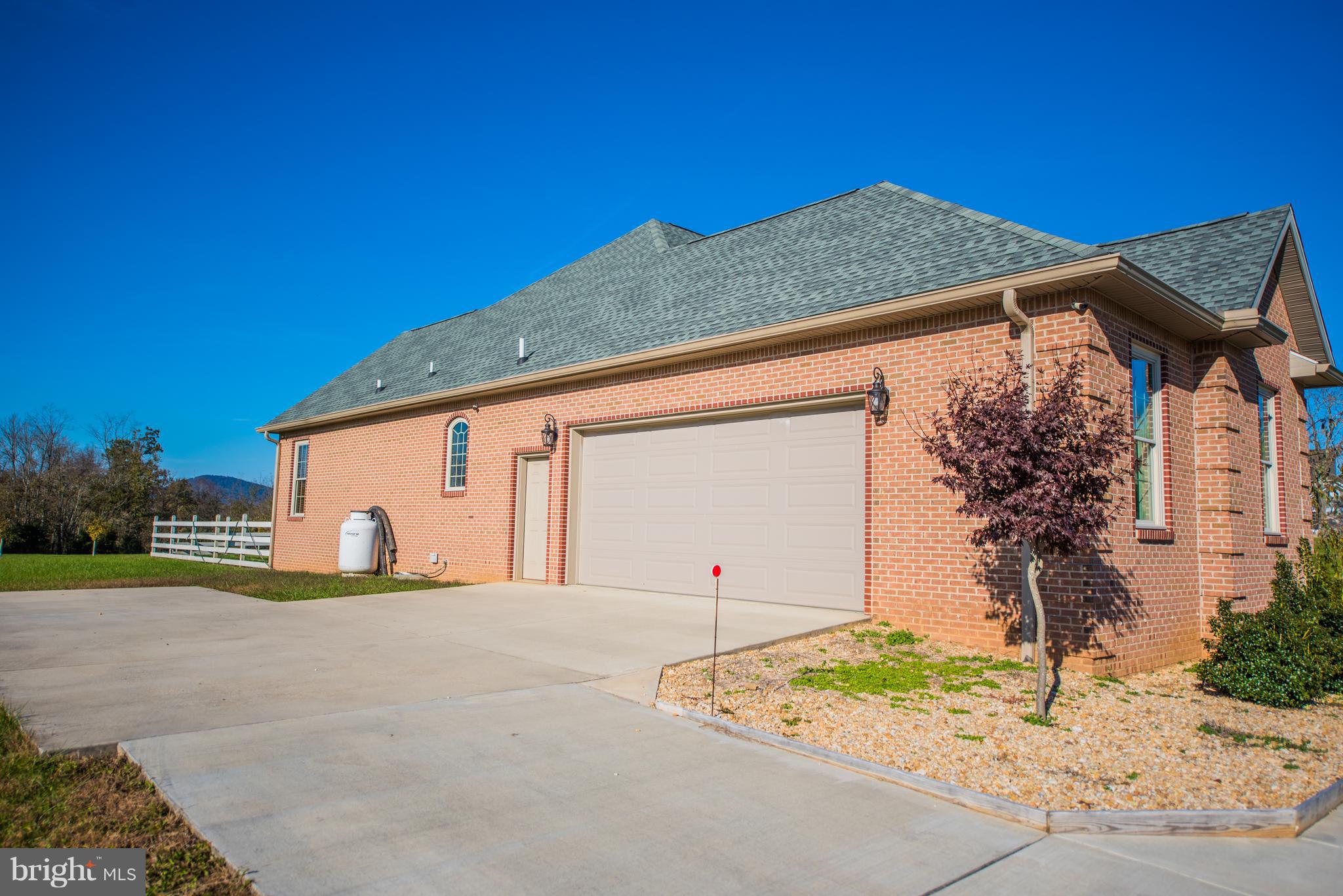 CROSSINGS ON THE POTOMAC - Residential