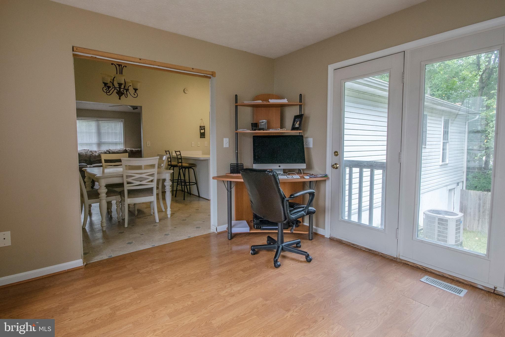 HAMILTONS CROSSING - Residential