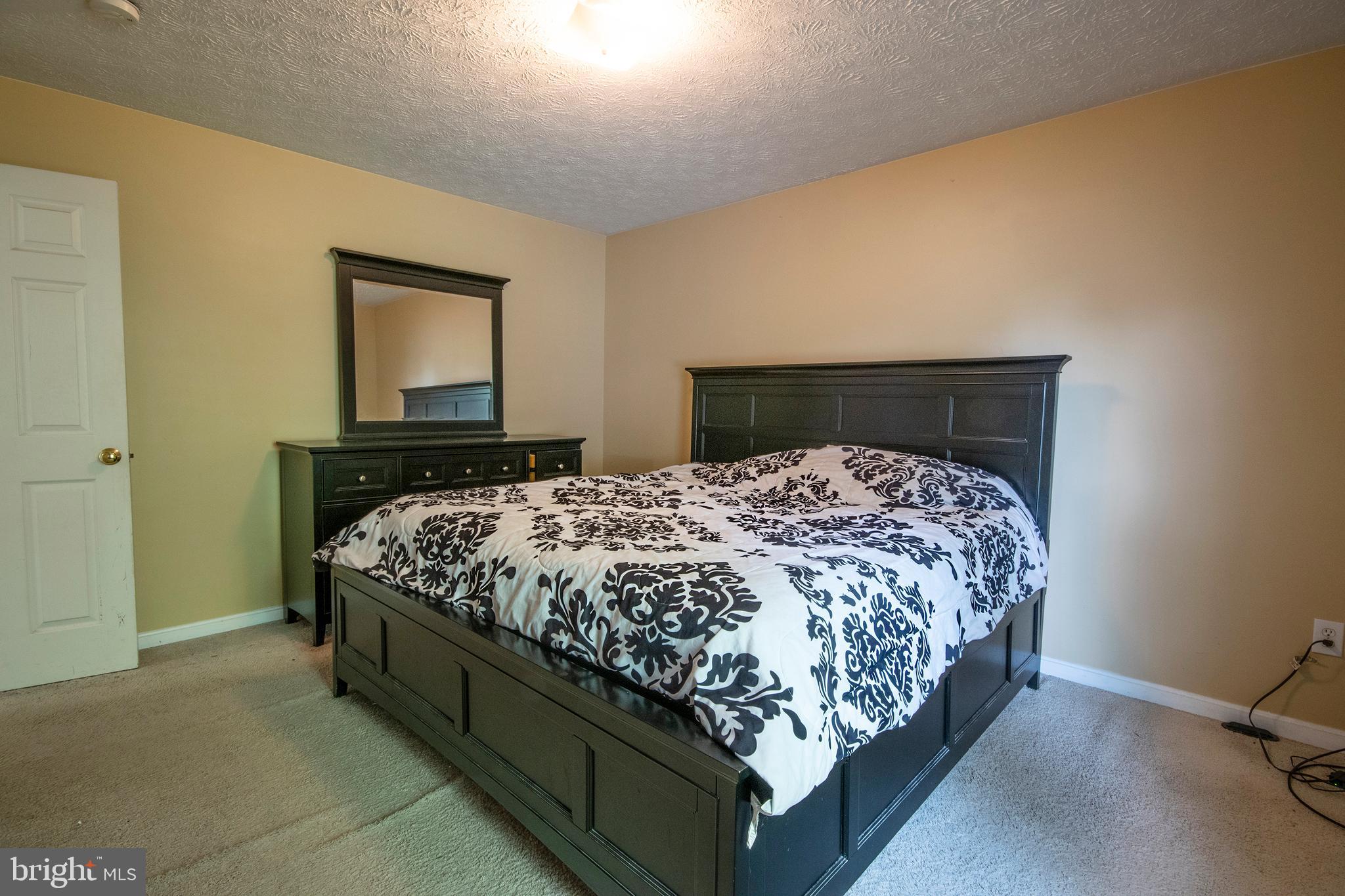 HAMILTONS CROSSING - Residential