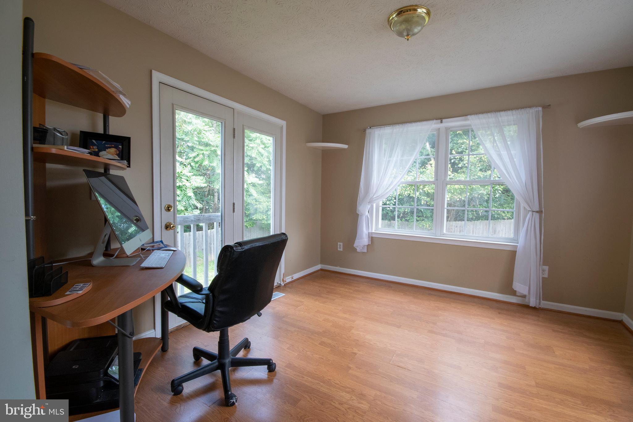 HAMILTONS CROSSING - Residential